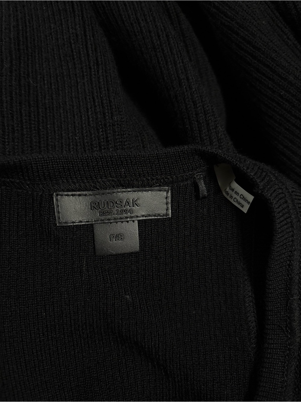 RUDSAK Black Off-Shoulder Ribbed Knit Dress - Picture 4 of 4